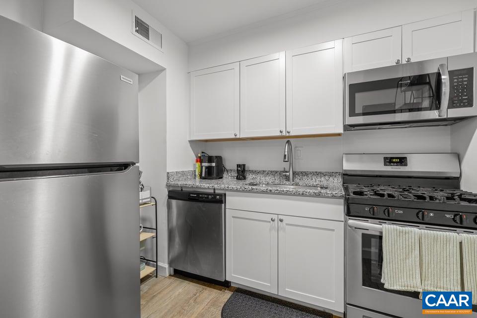 2527 HYDRAULIC RD, CHARLOTTESVILLE, Virginia 22901, 1 Bedroom Bedrooms, ,1 BathroomBathrooms,Residential,2527 HYDRAULIC RD,679531 MLS # 679531 2527 HYDRAULIC RD, CHARLOTTESVILLE, Virginia 22901, 1 Bedroom Bedrooms, ,1 BathroomBathrooms,Residential,2527 HYDRAULIC RD,679531 MLS # 679531