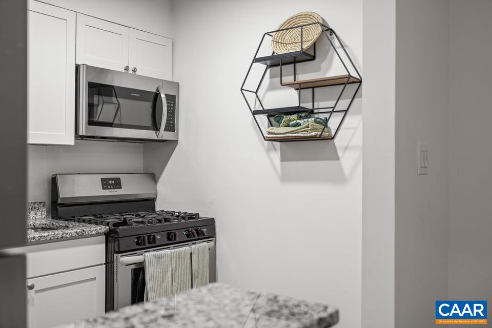 2527 HYDRAULIC RD, CHARLOTTESVILLE, Virginia 22901, 1 Bedroom Bedrooms, ,1 BathroomBathrooms,Residential,2527 HYDRAULIC RD,679531 MLS # 679531 2527 HYDRAULIC RD, CHARLOTTESVILLE, Virginia 22901, 1 Bedroom Bedrooms, ,1 BathroomBathrooms,Residential,2527 HYDRAULIC RD,679531 MLS # 679531