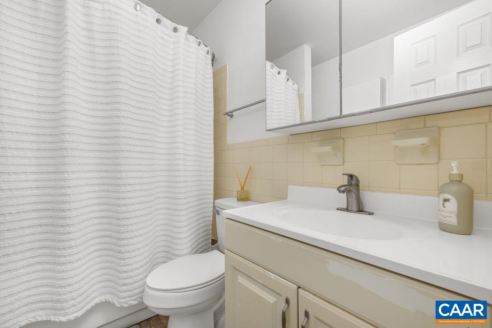 2527 HYDRAULIC RD, CHARLOTTESVILLE, Virginia 22901, 1 Bedroom Bedrooms, ,1 BathroomBathrooms,Residential,2527 HYDRAULIC RD,679531 MLS # 679531 2527 HYDRAULIC RD, CHARLOTTESVILLE, Virginia 22901, 1 Bedroom Bedrooms, ,1 BathroomBathrooms,Residential,2527 HYDRAULIC RD,679531 MLS # 679531