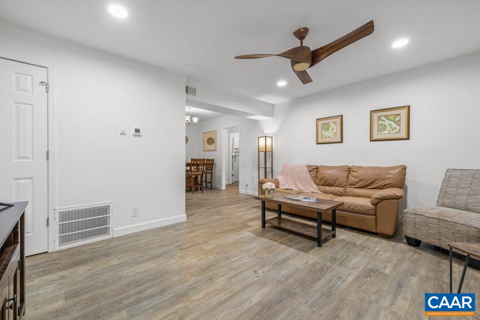 2527 HYDRAULIC RD, CHARLOTTESVILLE, Virginia 22901, 1 Bedroom Bedrooms, ,1 BathroomBathrooms,Residential,2527 HYDRAULIC RD,679531 MLS # 679531 2527 HYDRAULIC RD, CHARLOTTESVILLE, Virginia 22901, 1 Bedroom Bedrooms, ,1 BathroomBathrooms,Residential,2527 HYDRAULIC RD,679531 MLS # 679531