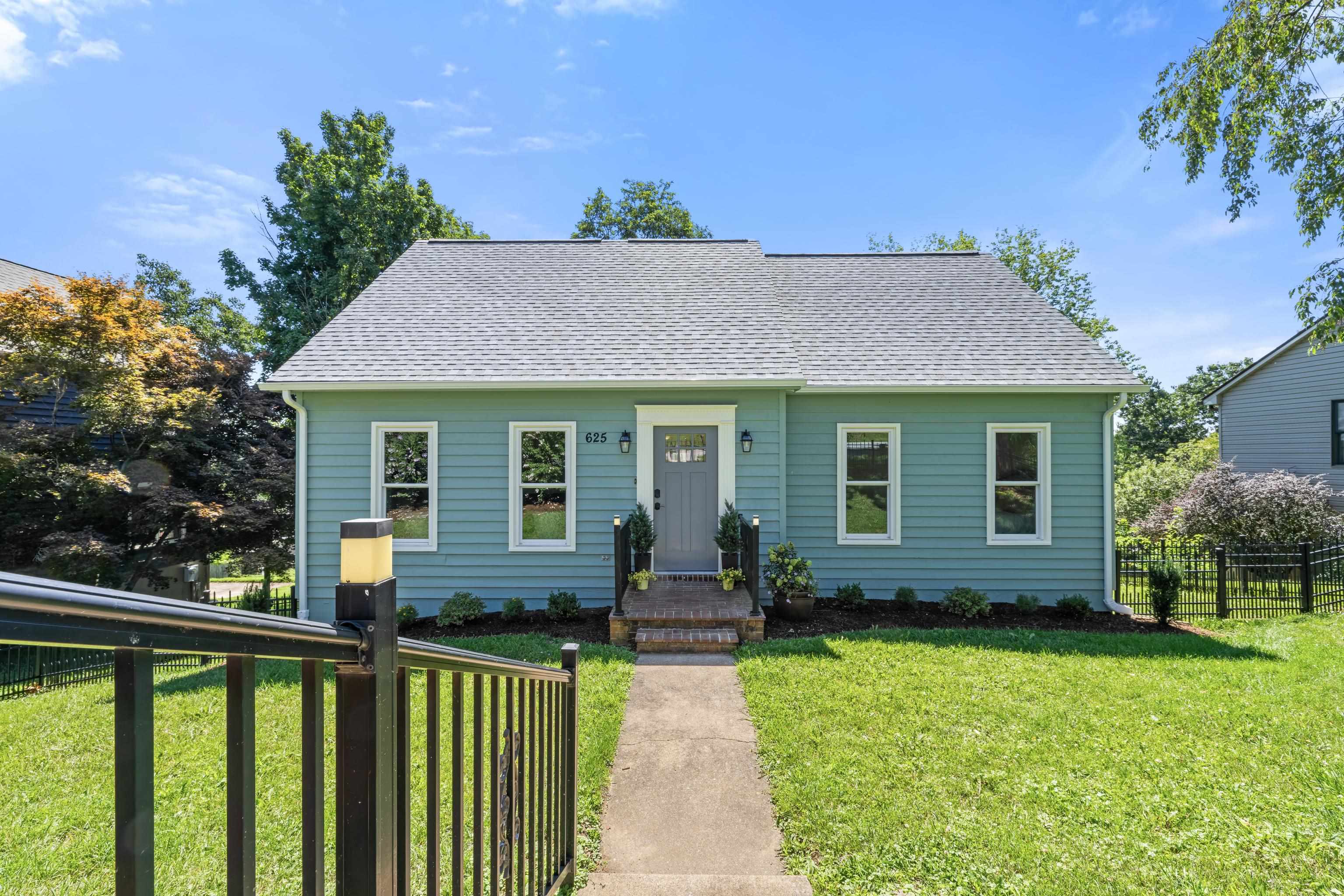625 ESSEX DR, STAUNTON, Virginia 24401, 3 Bedrooms Bedrooms, ,2 BathroomsBathrooms,Residential,625 ESSEX DR,679533 MLS # 679533 625 ESSEX DR, STAUNTON, Virginia 24401, 3 Bedrooms Bedrooms, ,2 BathroomsBathrooms,Residential,625 ESSEX DR,679533 MLS # 679533