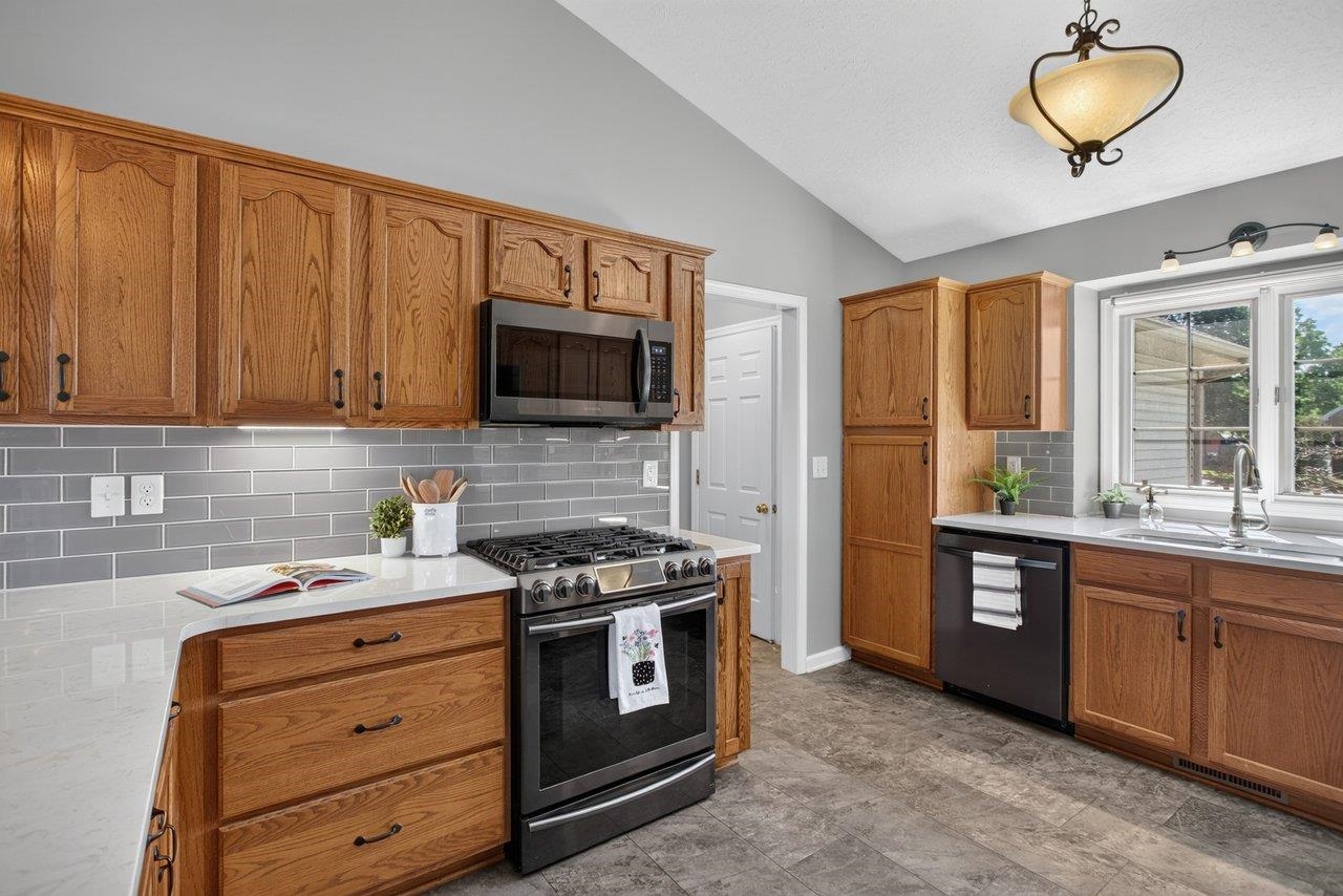 225 WALNUT DR, BROADWAY, Virginia 22815, 4 Bedrooms Bedrooms, ,3 BathroomsBathrooms,Residential,225 WALNUT DR,679534 MLS # 679534