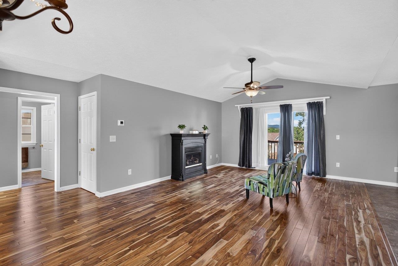 225 WALNUT DR, BROADWAY, Virginia 22815, 4 Bedrooms Bedrooms, ,3 BathroomsBathrooms,Residential,225 WALNUT DR,679534 MLS # 679534