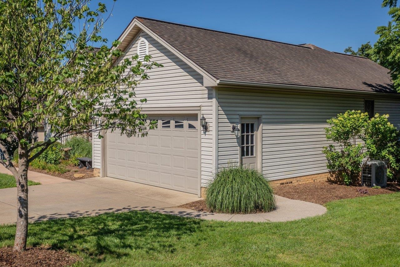 225 WALNUT DR, BROADWAY, Virginia 22815, 4 Bedrooms Bedrooms, ,3 BathroomsBathrooms,Residential,225 WALNUT DR,679534 MLS # 679534