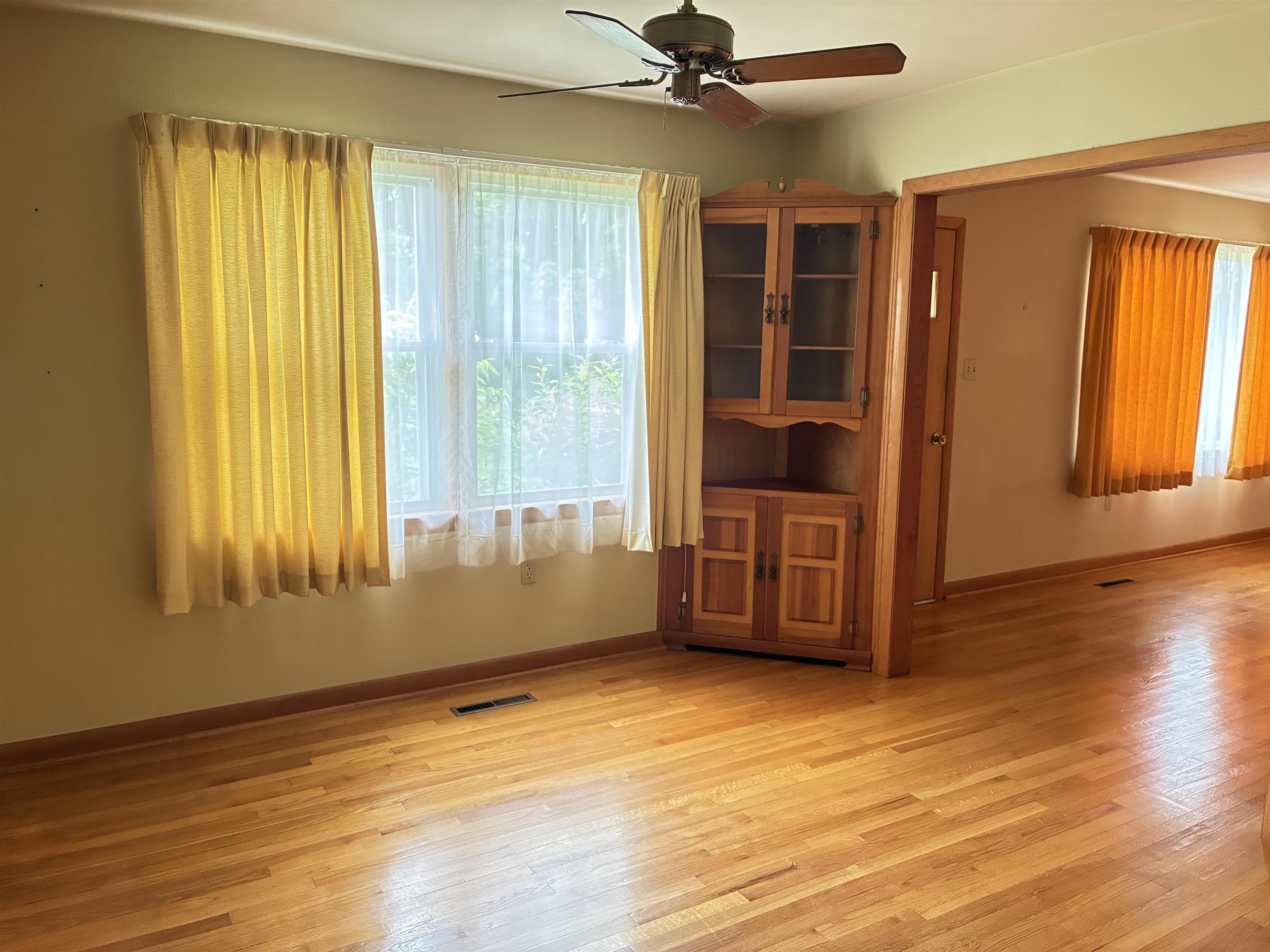 9449 PORT REPUBLIC RD, PORT REPUBLIC, Virginia 24471, 3 Bedrooms Bedrooms, ,1 BathroomBathrooms,Residential,9449 PORT REPUBLIC RD,679540 MLS # 679540 9449 PORT REPUBLIC RD, PORT REPUBLIC, Virginia 24471, 3 Bedrooms Bedrooms, ,1 BathroomBathrooms,Residential,9449 PORT REPUBLIC RD,679540 MLS # 679540