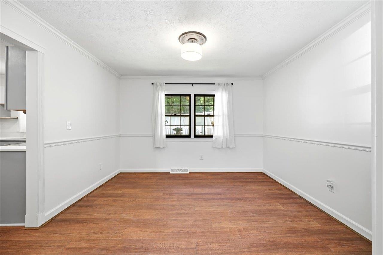 1060 GLENWOOD BLVD, WAYNESBORO, Virginia 22980, 4 Bedrooms Bedrooms, ,2 BathroomsBathrooms,Residential,1060 GLENWOOD BLVD,679552 MLS # 679552 1060 GLENWOOD BLVD, WAYNESBORO, Virginia 22980, 4 Bedrooms Bedrooms, ,2 BathroomsBathrooms,Residential,1060 GLENWOOD BLVD,679552 MLS # 679552