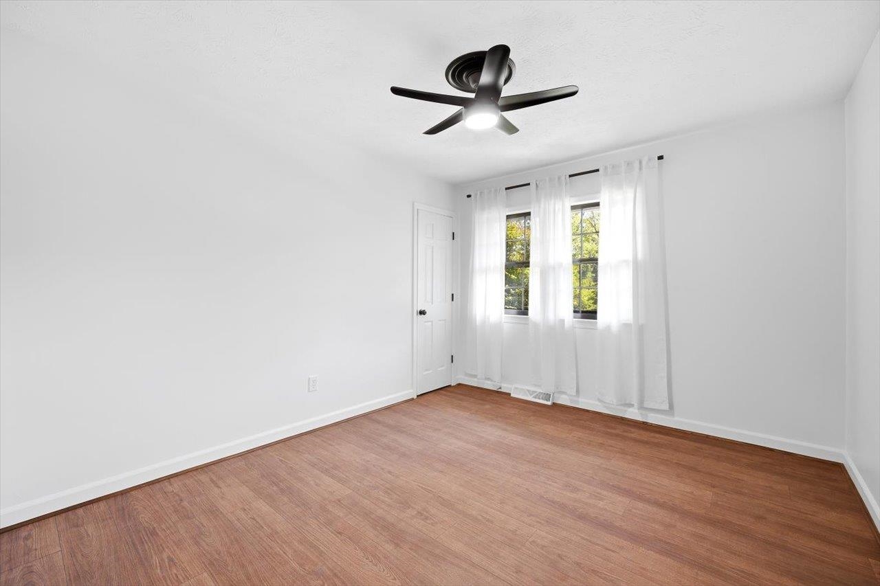 1060 GLENWOOD BLVD, WAYNESBORO, Virginia 22980, 4 Bedrooms Bedrooms, ,2 BathroomsBathrooms,Residential,1060 GLENWOOD BLVD,679552 MLS # 679552 1060 GLENWOOD BLVD, WAYNESBORO, Virginia 22980, 4 Bedrooms Bedrooms, ,2 BathroomsBathrooms,Residential,1060 GLENWOOD BLVD,679552 MLS # 679552