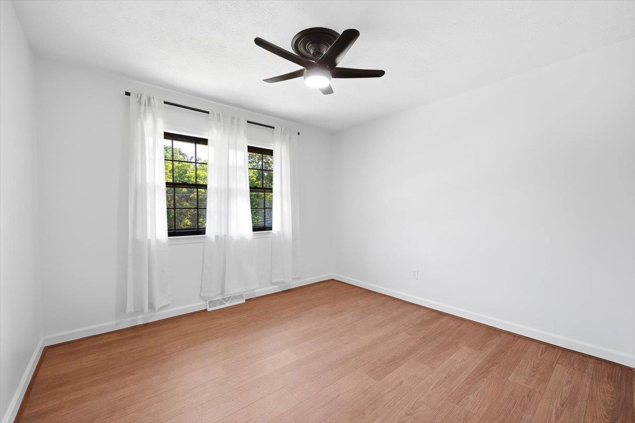 1060 GLENWOOD BLVD, WAYNESBORO, Virginia 22980, 4 Bedrooms Bedrooms, ,2 BathroomsBathrooms,Residential,1060 GLENWOOD BLVD,679552 MLS # 679552 1060 GLENWOOD BLVD, WAYNESBORO, Virginia 22980, 4 Bedrooms Bedrooms, ,2 BathroomsBathrooms,Residential,1060 GLENWOOD BLVD,679552 MLS # 679552