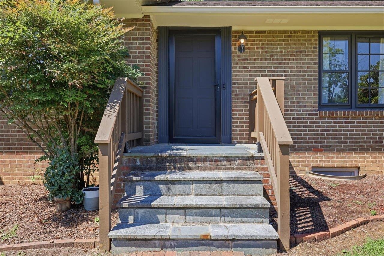 1060 GLENWOOD BLVD, WAYNESBORO, Virginia 22980, 4 Bedrooms Bedrooms, ,2 BathroomsBathrooms,Residential,1060 GLENWOOD BLVD,679552 MLS # 679552 1060 GLENWOOD BLVD, WAYNESBORO, Virginia 22980, 4 Bedrooms Bedrooms, ,2 BathroomsBathrooms,Residential,1060 GLENWOOD BLVD,679552 MLS # 679552