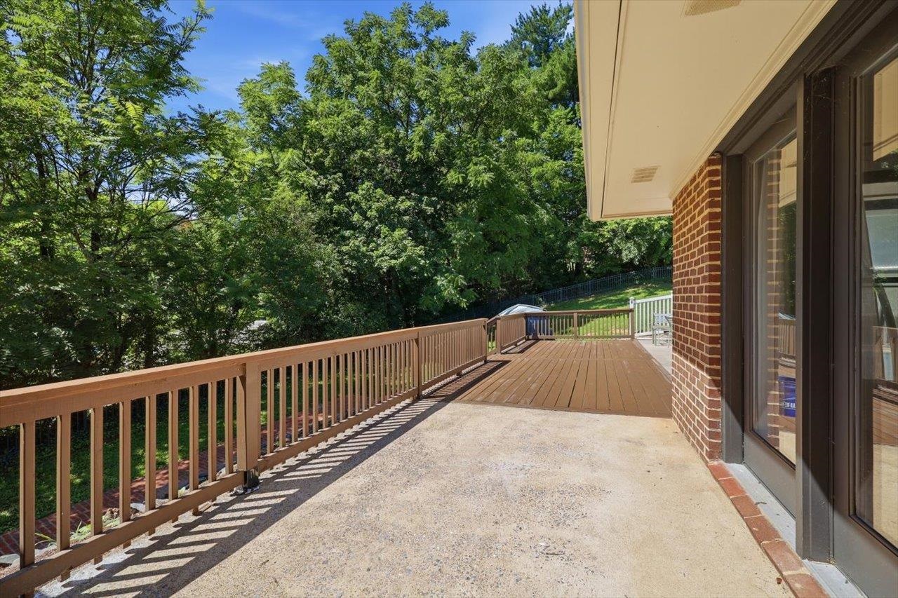 1060 GLENWOOD BLVD, WAYNESBORO, Virginia 22980, 4 Bedrooms Bedrooms, ,2 BathroomsBathrooms,Residential,1060 GLENWOOD BLVD,679552 MLS # 679552 1060 GLENWOOD BLVD, WAYNESBORO, Virginia 22980, 4 Bedrooms Bedrooms, ,2 BathroomsBathrooms,Residential,1060 GLENWOOD BLVD,679552 MLS # 679552