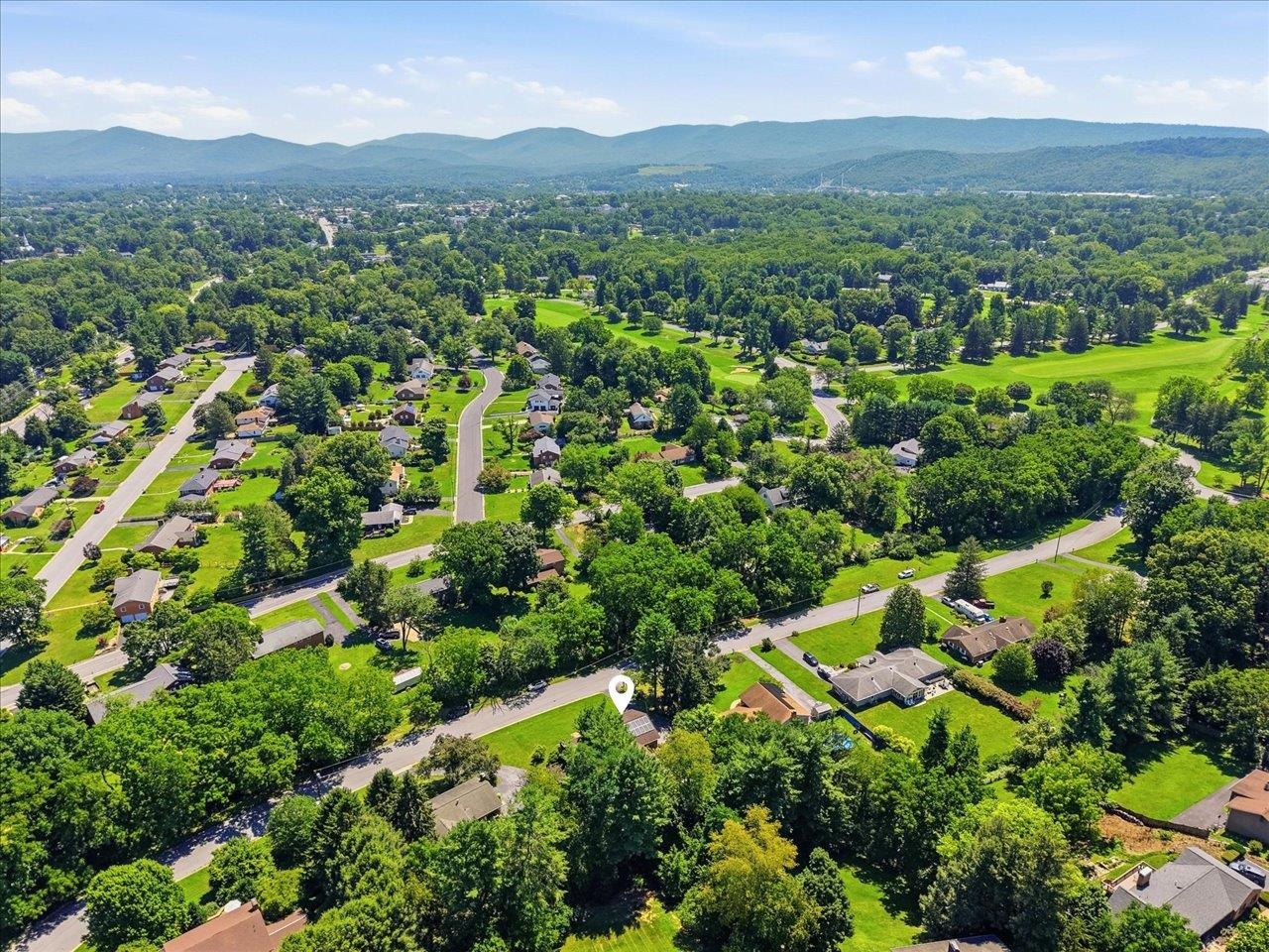 1060 GLENWOOD BLVD, WAYNESBORO, Virginia 22980, 4 Bedrooms Bedrooms, ,2 BathroomsBathrooms,Residential,1060 GLENWOOD BLVD,679552 MLS # 679552 1060 GLENWOOD BLVD, WAYNESBORO, Virginia 22980, 4 Bedrooms Bedrooms, ,2 BathroomsBathrooms,Residential,1060 GLENWOOD BLVD,679552 MLS # 679552