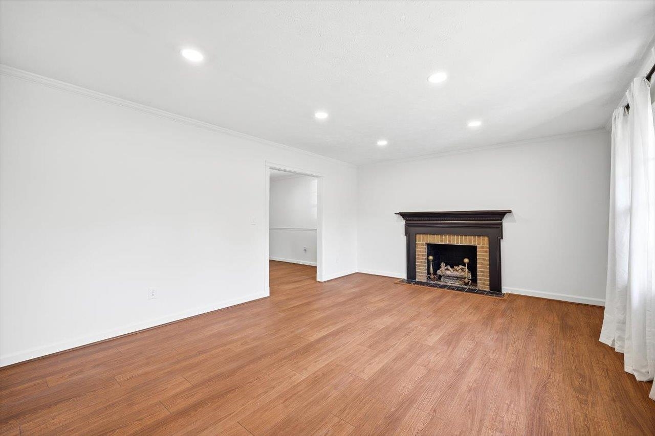 1060 GLENWOOD BLVD, WAYNESBORO, Virginia 22980, 4 Bedrooms Bedrooms, ,2 BathroomsBathrooms,Residential,1060 GLENWOOD BLVD,679552 MLS # 679552 1060 GLENWOOD BLVD, WAYNESBORO, Virginia 22980, 4 Bedrooms Bedrooms, ,2 BathroomsBathrooms,Residential,1060 GLENWOOD BLVD,679552 MLS # 679552