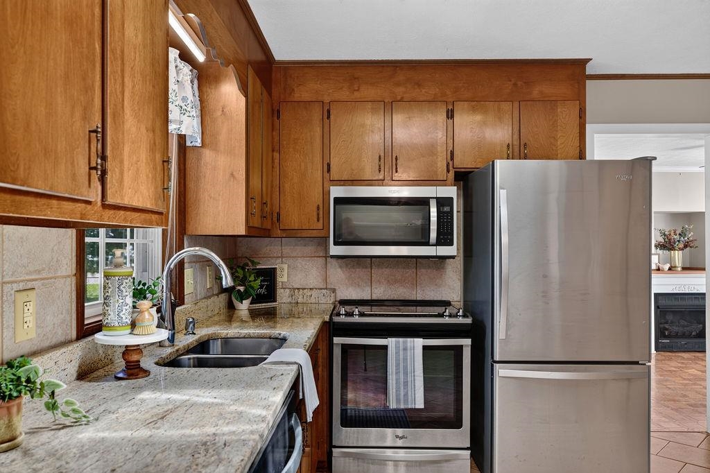 7 FEATHERSTONE DR, LYNDHURST, Virginia 22952, 4 Bedrooms Bedrooms, ,2 BathroomsBathrooms,Residential,7 FEATHERSTONE DR,679558 MLS # 679558 7 FEATHERSTONE DR, LYNDHURST, Virginia 22952, 4 Bedrooms Bedrooms, ,2 BathroomsBathrooms,Residential,7 FEATHERSTONE DR,679558 MLS # 679558