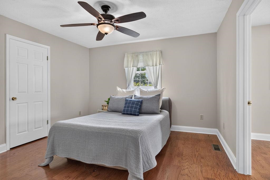 7 FEATHERSTONE DR, LYNDHURST, Virginia 22952, 4 Bedrooms Bedrooms, ,2 BathroomsBathrooms,Residential,7 FEATHERSTONE DR,679558 MLS # 679558 7 FEATHERSTONE DR, LYNDHURST, Virginia 22952, 4 Bedrooms Bedrooms, ,2 BathroomsBathrooms,Residential,7 FEATHERSTONE DR,679558 MLS # 679558