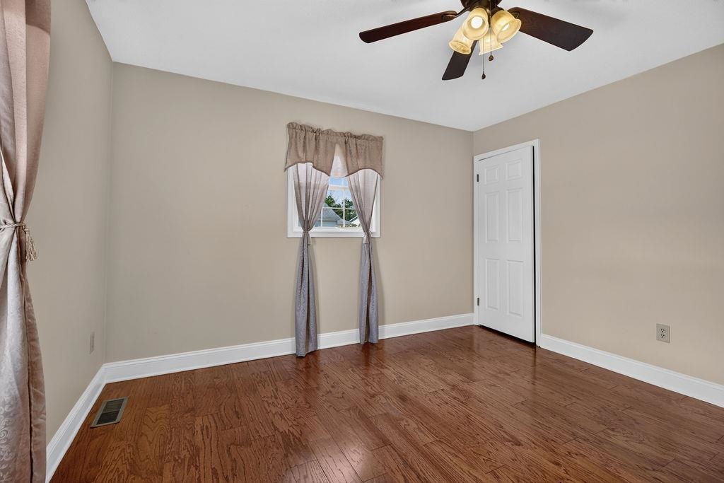 7 FEATHERSTONE DR, LYNDHURST, Virginia 22952, 4 Bedrooms Bedrooms, ,2 BathroomsBathrooms,Residential,7 FEATHERSTONE DR,679558 MLS # 679558 7 FEATHERSTONE DR, LYNDHURST, Virginia 22952, 4 Bedrooms Bedrooms, ,2 BathroomsBathrooms,Residential,7 FEATHERSTONE DR,679558 MLS # 679558