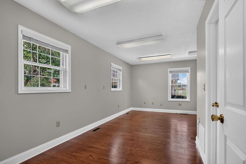 7 FEATHERSTONE DR, LYNDHURST, Virginia 22952, 4 Bedrooms Bedrooms, ,2 BathroomsBathrooms,Residential,7 FEATHERSTONE DR,679558 MLS # 679558 7 FEATHERSTONE DR, LYNDHURST, Virginia 22952, 4 Bedrooms Bedrooms, ,2 BathroomsBathrooms,Residential,7 FEATHERSTONE DR,679558 MLS # 679558