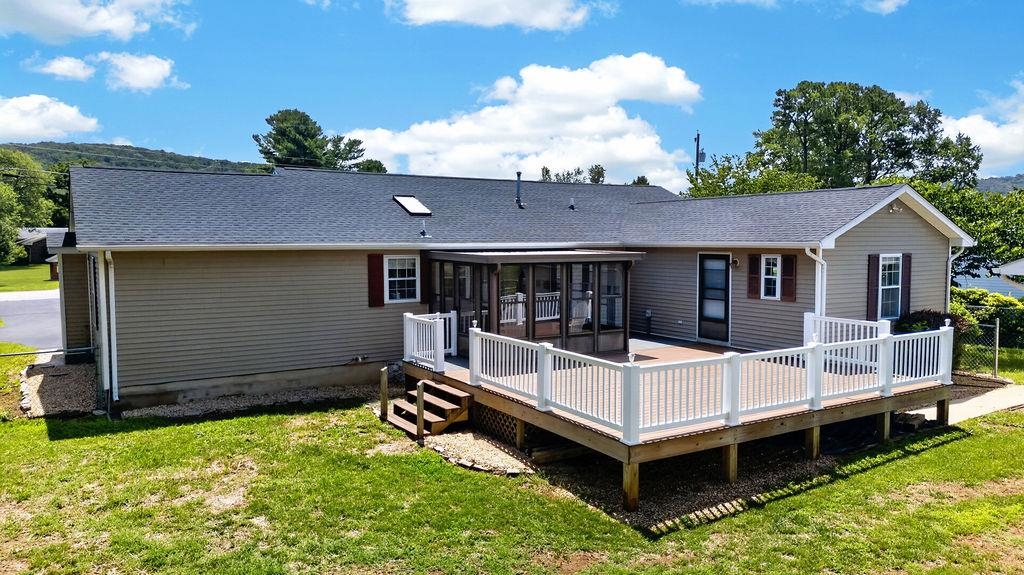 7 FEATHERSTONE DR, LYNDHURST, Virginia 22952, 4 Bedrooms Bedrooms, ,2 BathroomsBathrooms,Residential,7 FEATHERSTONE DR,679558 MLS # 679558 7 FEATHERSTONE DR, LYNDHURST, Virginia 22952, 4 Bedrooms Bedrooms, ,2 BathroomsBathrooms,Residential,7 FEATHERSTONE DR,679558 MLS # 679558