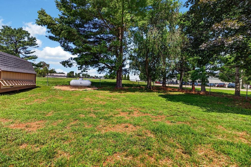 7 FEATHERSTONE DR, LYNDHURST, Virginia 22952, 4 Bedrooms Bedrooms, ,2 BathroomsBathrooms,Residential,7 FEATHERSTONE DR,679558 MLS # 679558 7 FEATHERSTONE DR, LYNDHURST, Virginia 22952, 4 Bedrooms Bedrooms, ,2 BathroomsBathrooms,Residential,7 FEATHERSTONE DR,679558 MLS # 679558