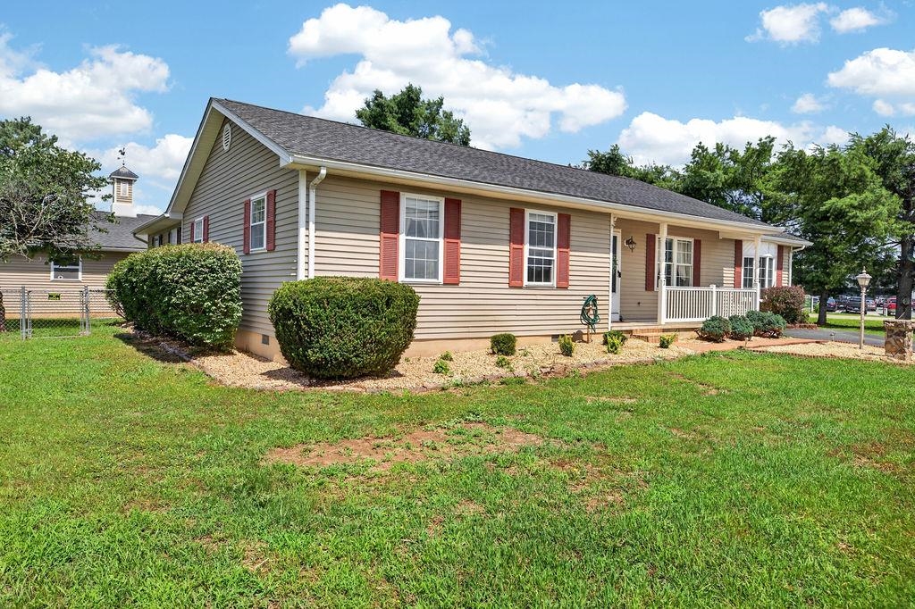 7 FEATHERSTONE DR, LYNDHURST, Virginia 22952, 4 Bedrooms Bedrooms, ,2 BathroomsBathrooms,Residential,7 FEATHERSTONE DR,679558 MLS # 679558 7 FEATHERSTONE DR, LYNDHURST, Virginia 22952, 4 Bedrooms Bedrooms, ,2 BathroomsBathrooms,Residential,7 FEATHERSTONE DR,679558 MLS # 679558