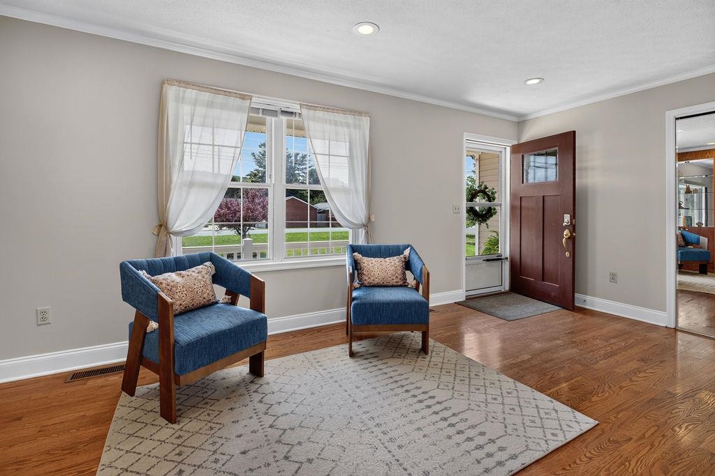 7 FEATHERSTONE DR, LYNDHURST, Virginia 22952, 4 Bedrooms Bedrooms, ,2 BathroomsBathrooms,Residential,7 FEATHERSTONE DR,679558 MLS # 679558 7 FEATHERSTONE DR, LYNDHURST, Virginia 22952, 4 Bedrooms Bedrooms, ,2 BathroomsBathrooms,Residential,7 FEATHERSTONE DR,679558 MLS # 679558