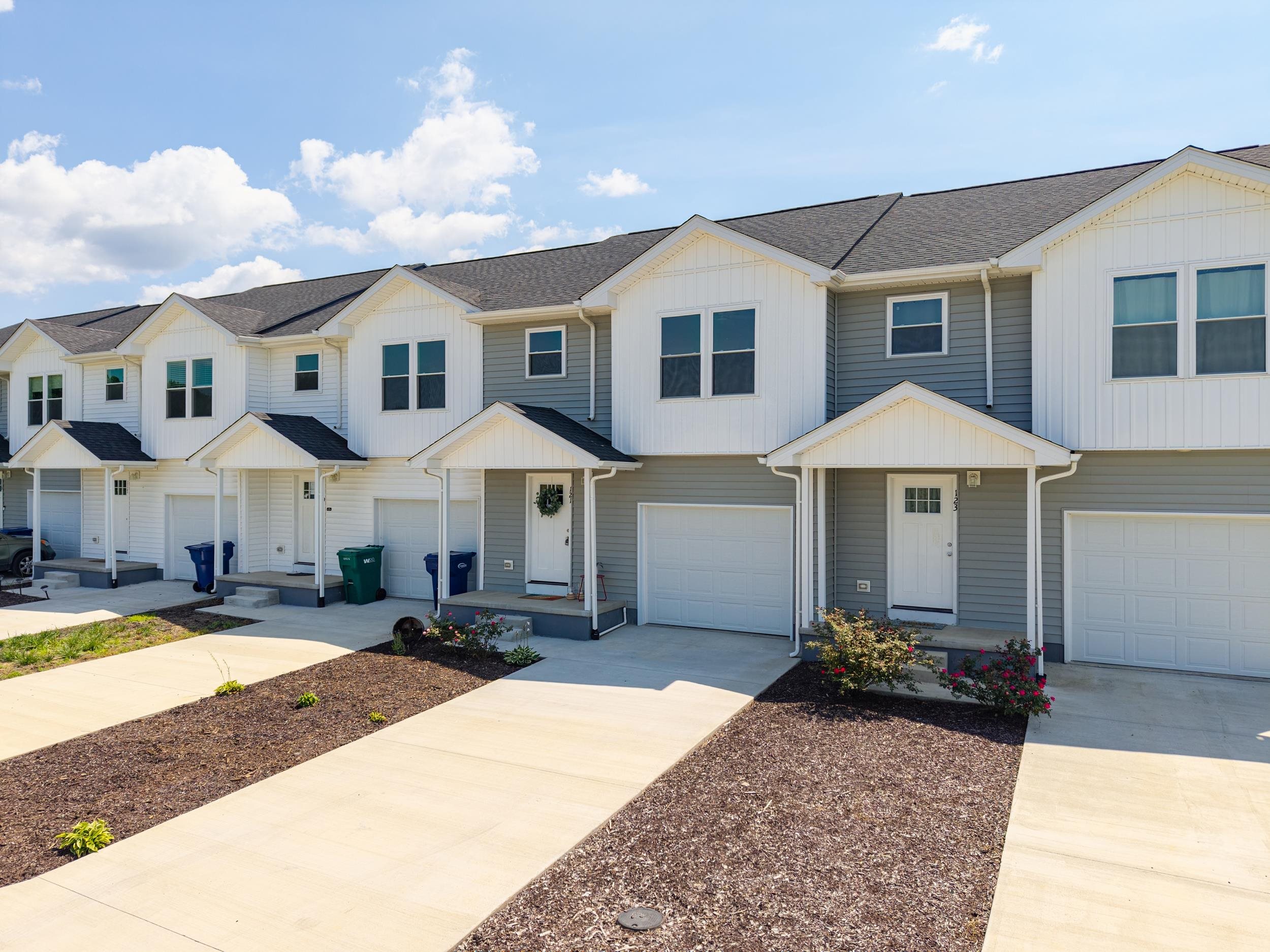121 21ST ST, GROTTOES, Virginia 24441, 3 Bedrooms Bedrooms, ,2 BathroomsBathrooms,Residential,121 21ST ST,679560 MLS # 679560 121 21ST ST, GROTTOES, Virginia 24441, 3 Bedrooms Bedrooms, ,2 BathroomsBathrooms,Residential,121 21ST ST,679560 MLS # 679560