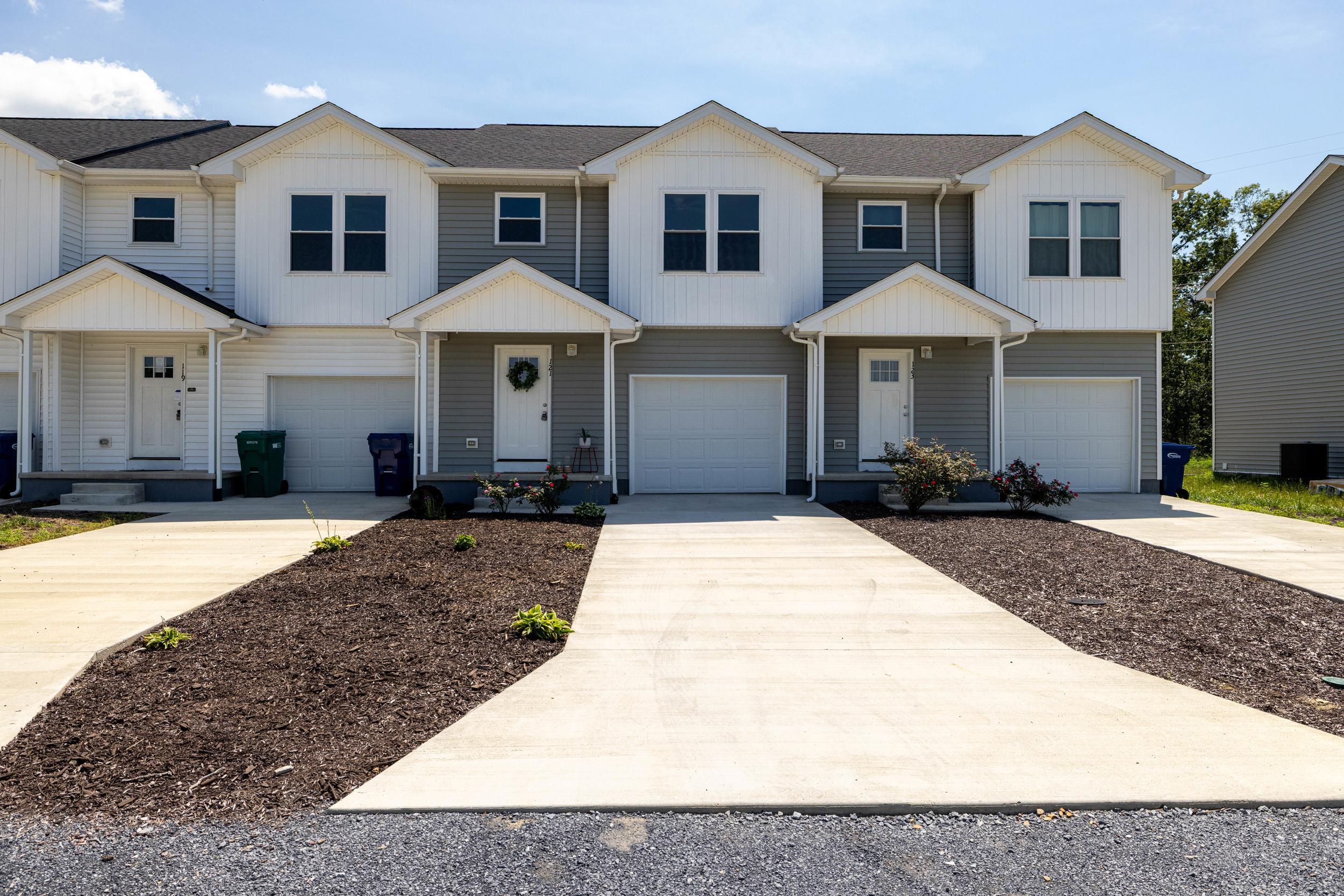 121 21ST ST, GROTTOES, Virginia 24441, 3 Bedrooms Bedrooms, ,2 BathroomsBathrooms,Residential,121 21ST ST,679560 MLS # 679560 121 21ST ST, GROTTOES, Virginia 24441, 3 Bedrooms Bedrooms, ,2 BathroomsBathrooms,Residential,121 21ST ST,679560 MLS # 679560