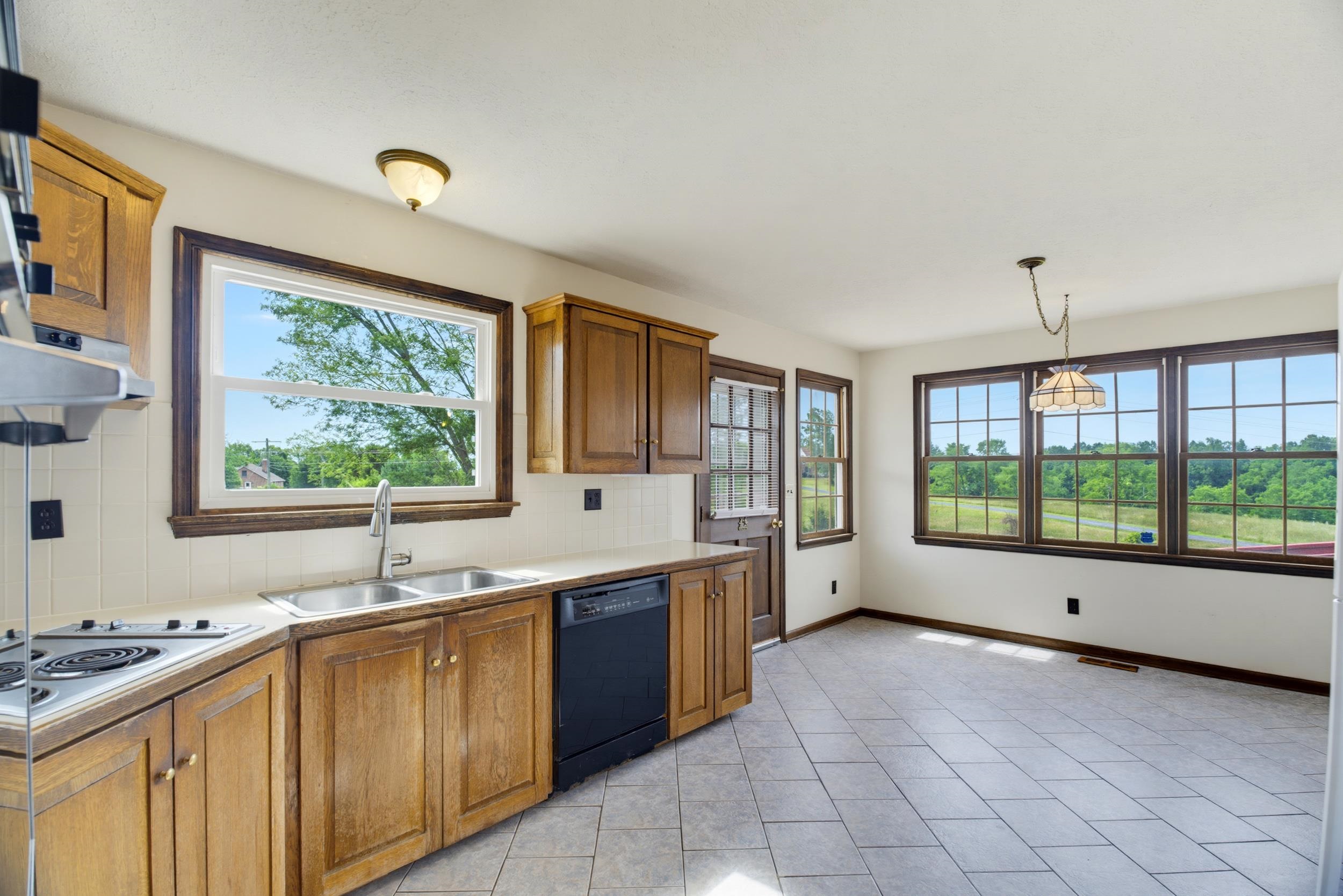 2117 BARTERBROOK RD, STAUNTON, Virginia 24401, 3 Bedrooms Bedrooms, ,2 BathroomsBathrooms,Residential,2117 BARTERBROOK RD,679469 MLS # 679469 2117 BARTERBROOK RD, STAUNTON, Virginia 24401, 3 Bedrooms Bedrooms, ,2 BathroomsBathrooms,Residential,2117 BARTERBROOK RD,679469 MLS # 679469