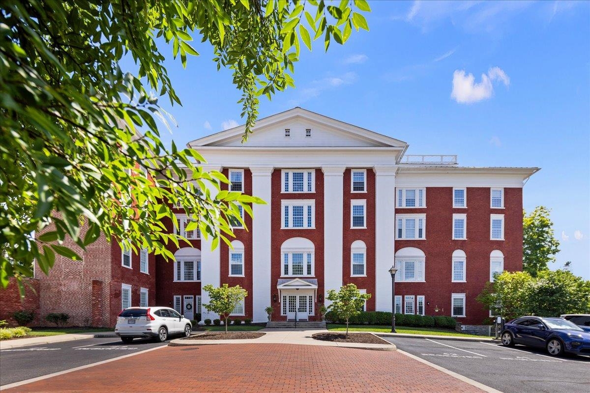 100 VILLAGE DR, STAUNTON, Virginia 24401, 2 Bedrooms Bedrooms, ,2 BathroomsBathrooms,Residential,The Bindery,100 VILLAGE DR,679557 MLS # 679557 100 VILLAGE DR, STAUNTON, Virginia 24401, 2 Bedrooms Bedrooms, ,2 BathroomsBathrooms,Residential,The Bindery,100 VILLAGE DR,679557 MLS # 679557