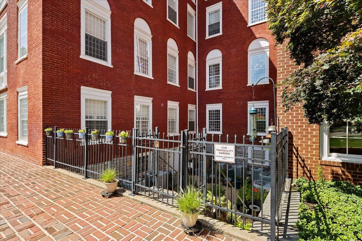 100 VILLAGE DR, STAUNTON, Virginia 24401, 2 Bedrooms Bedrooms, ,2 BathroomsBathrooms,Residential,The Bindery,100 VILLAGE DR,679557 MLS # 679557 100 VILLAGE DR, STAUNTON, Virginia 24401, 2 Bedrooms Bedrooms, ,2 BathroomsBathrooms,Residential,The Bindery,100 VILLAGE DR,679557 MLS # 679557