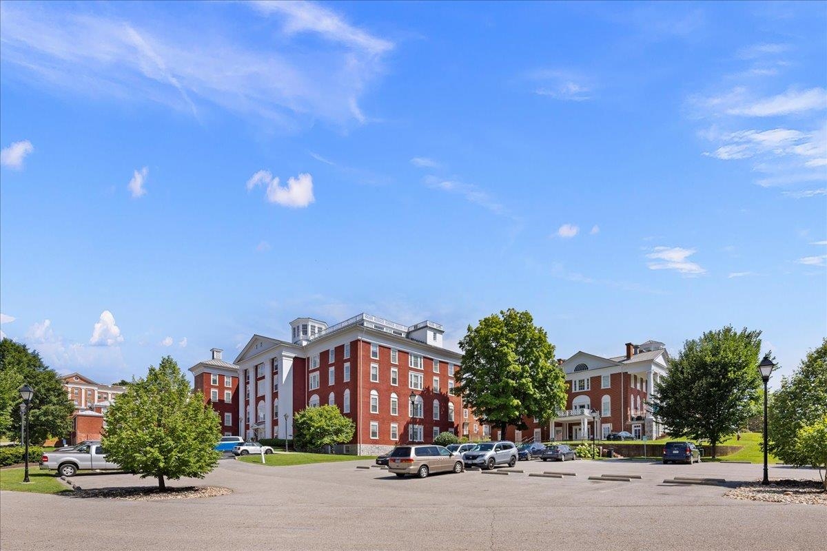 100 VILLAGE DR, STAUNTON, Virginia 24401, 2 Bedrooms Bedrooms, ,2 BathroomsBathrooms,Residential,The Bindery,100 VILLAGE DR,679557 MLS # 679557 100 VILLAGE DR, STAUNTON, Virginia 24401, 2 Bedrooms Bedrooms, ,2 BathroomsBathrooms,Residential,The Bindery,100 VILLAGE DR,679557 MLS # 679557