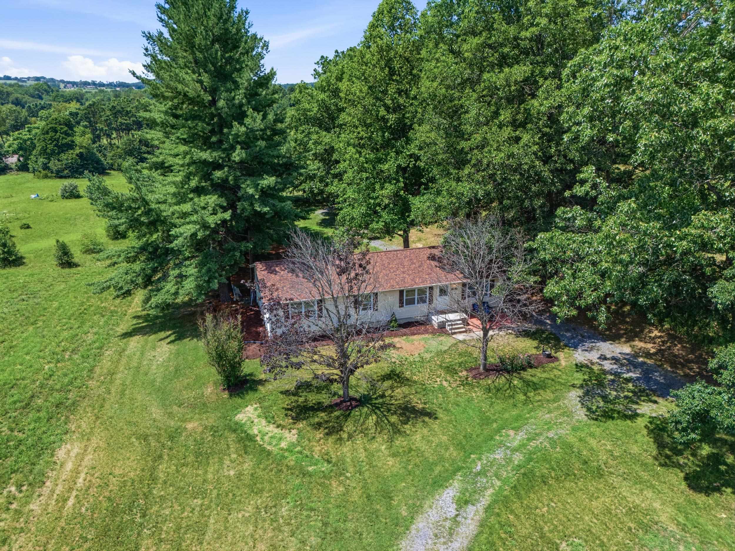 2882 EAST SIDE HWY, CRIMORA, Virginia 24431, 3 Bedrooms Bedrooms, ,2 BathroomsBathrooms,Residential,2882 EAST SIDE HWY,679565 MLS # 679565