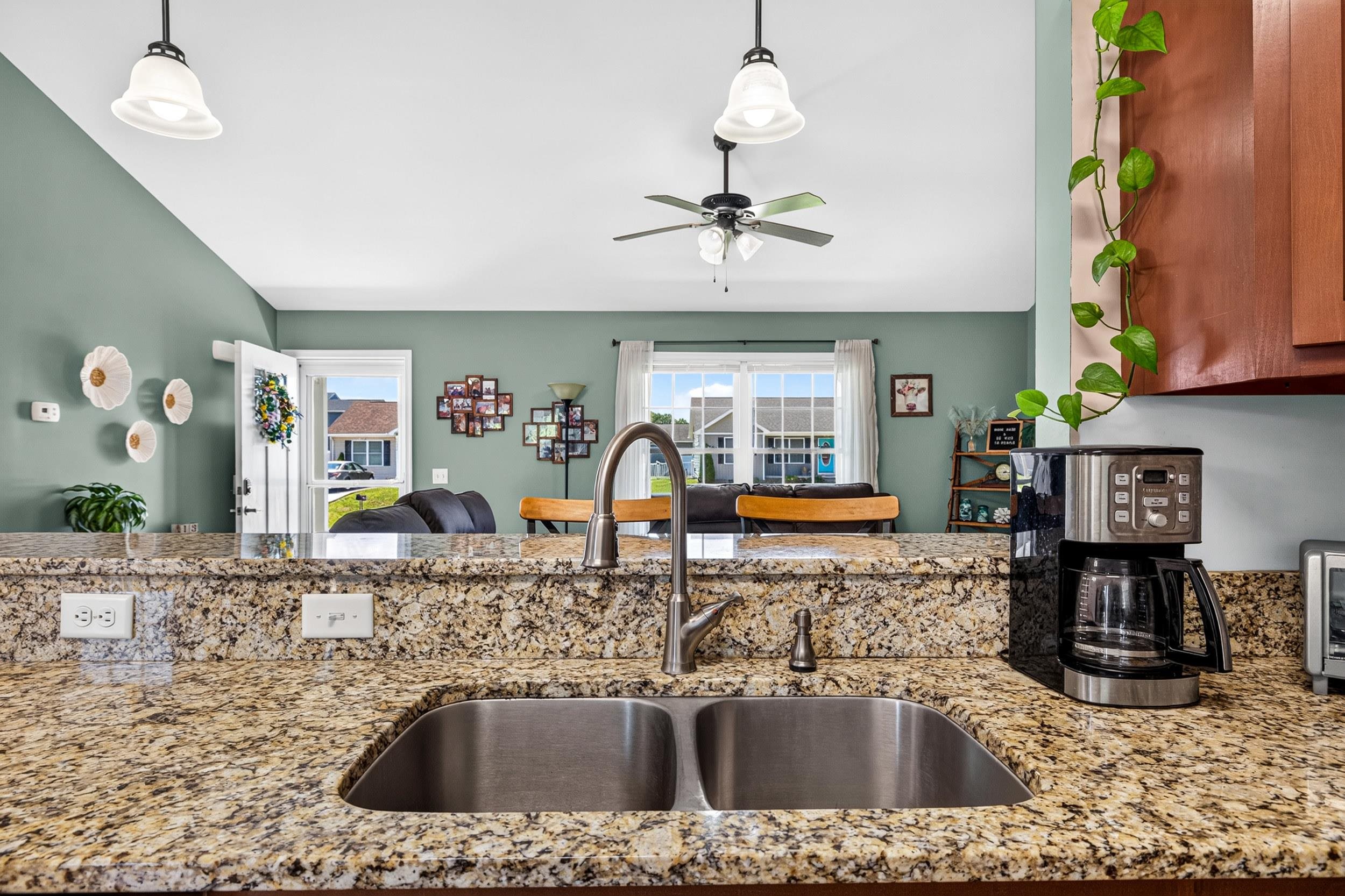 1450 MANDOLIN AVE, GROTTOES, Virginia 24441, 3 Bedrooms Bedrooms, ,2 BathroomsBathrooms,Residential,1450 MANDOLIN AVE,679571 MLS # 679571