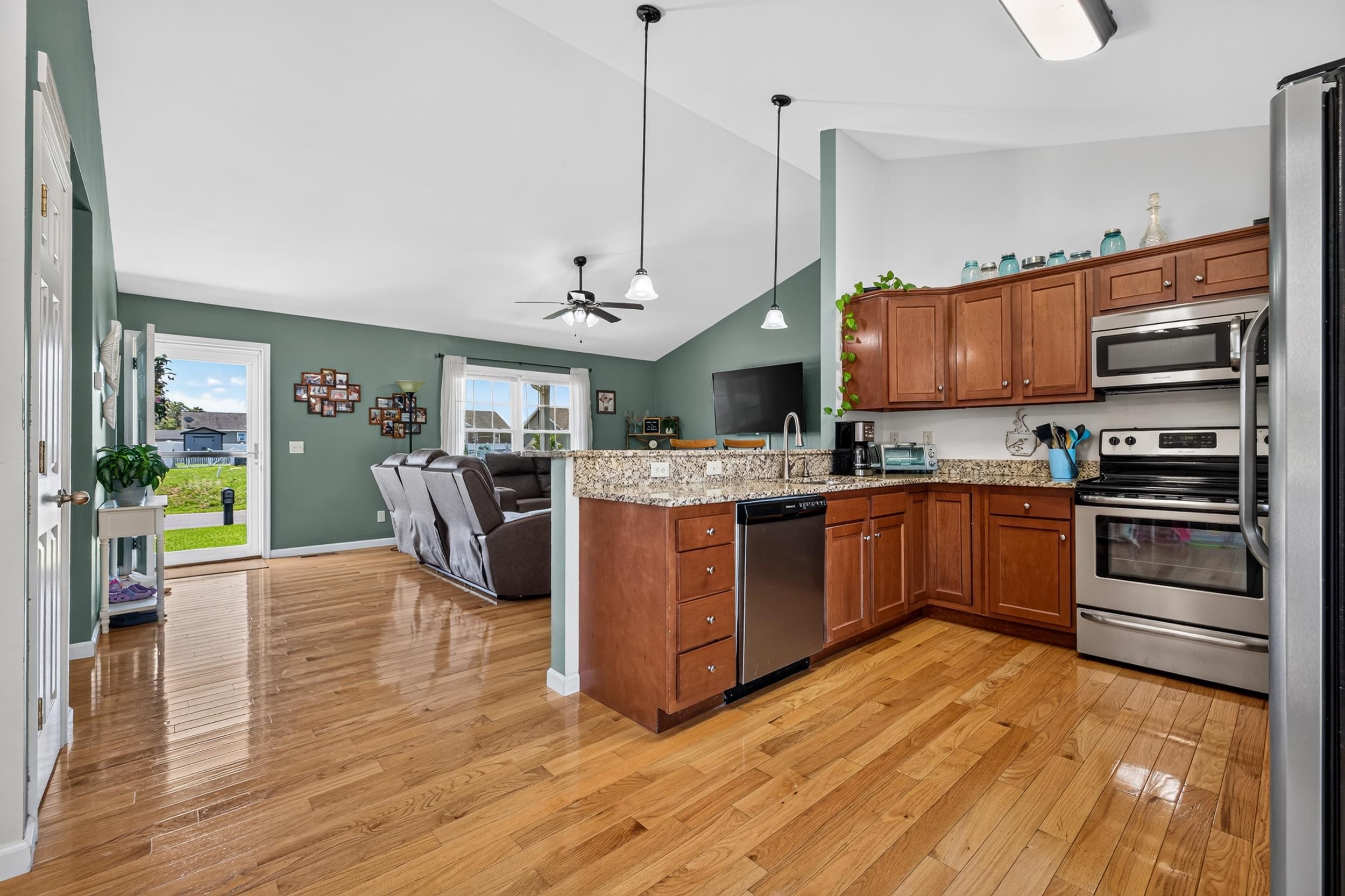 1450 MANDOLIN AVE, GROTTOES, Virginia 24441, 3 Bedrooms Bedrooms, ,2 BathroomsBathrooms,Residential,1450 MANDOLIN AVE,679571 MLS # 679571