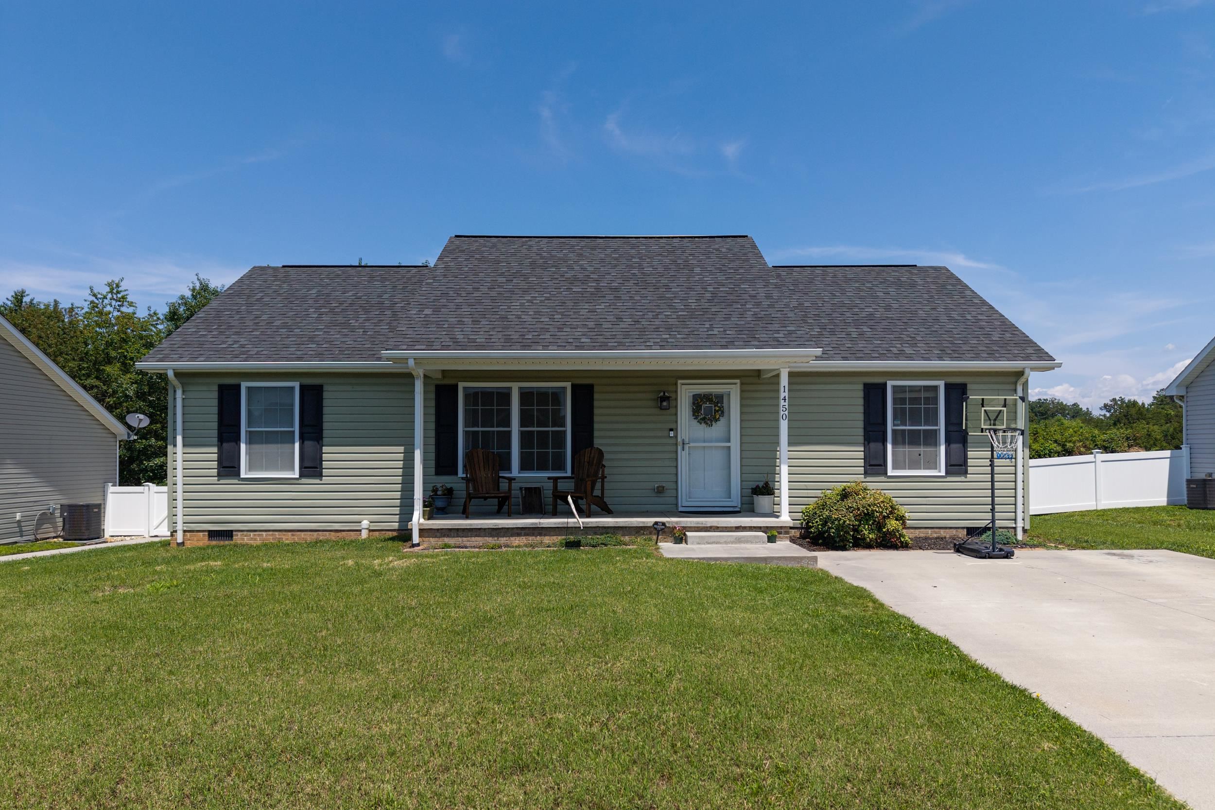 1450 MANDOLIN AVE, GROTTOES, Virginia 24441, 3 Bedrooms Bedrooms, ,2 BathroomsBathrooms,Residential,1450 MANDOLIN AVE,679571 MLS # 679571