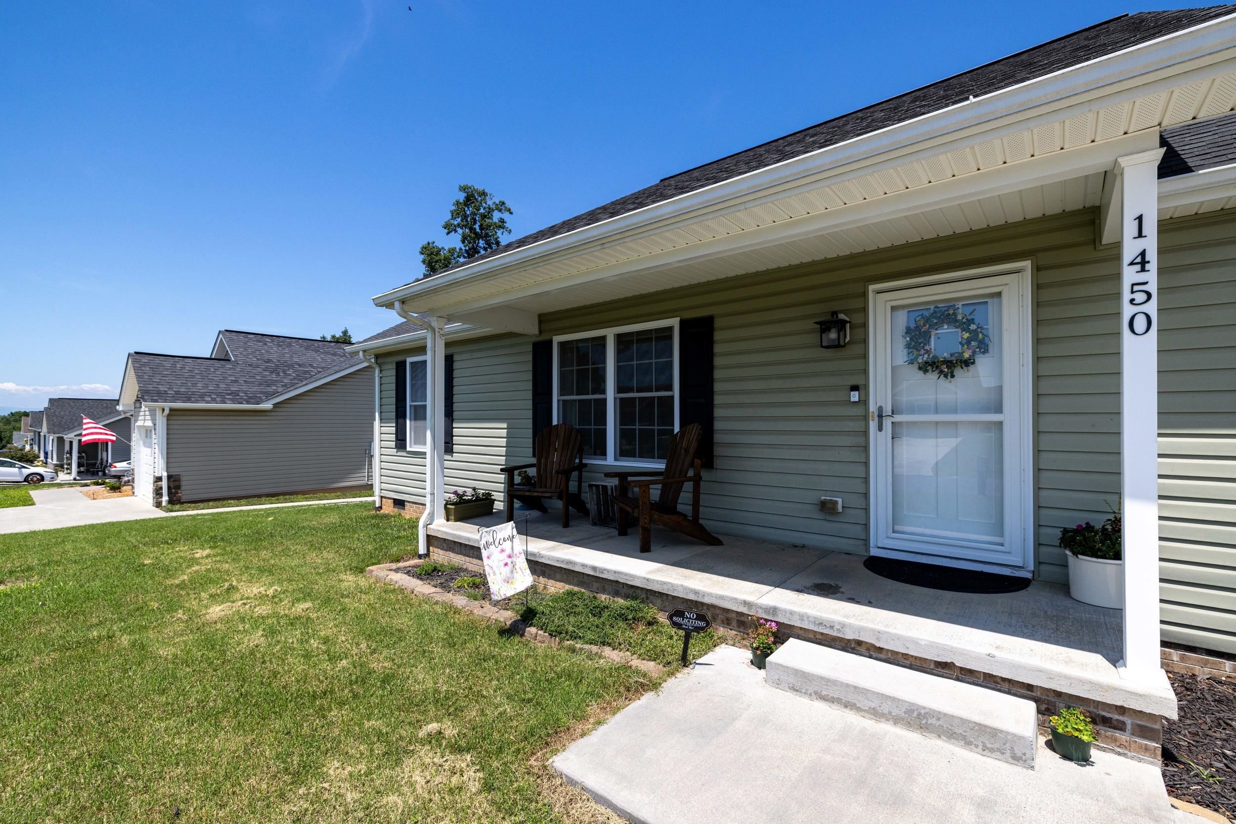 1450 MANDOLIN AVE, GROTTOES, Virginia 24441, 3 Bedrooms Bedrooms, ,2 BathroomsBathrooms,Residential,1450 MANDOLIN AVE,679571 MLS # 679571