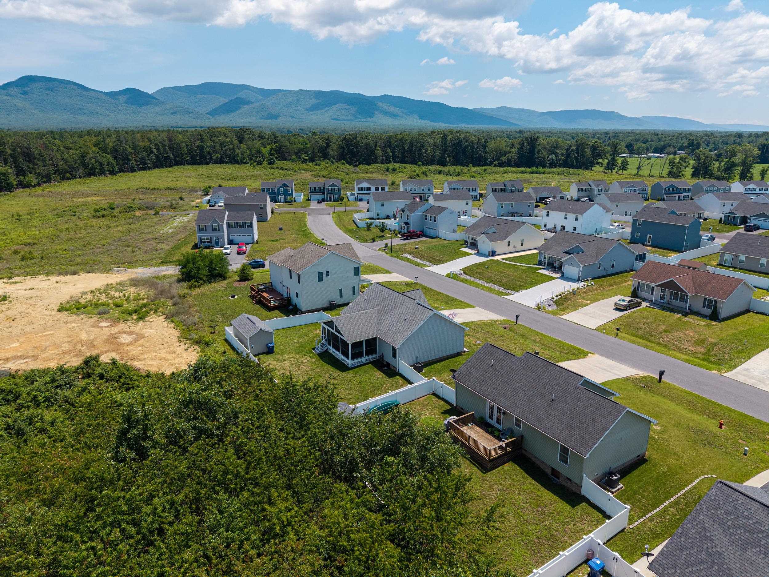 1450 MANDOLIN AVE, GROTTOES, Virginia 24441, 3 Bedrooms Bedrooms, ,2 BathroomsBathrooms,Residential,1450 MANDOLIN AVE,679571 MLS # 679571