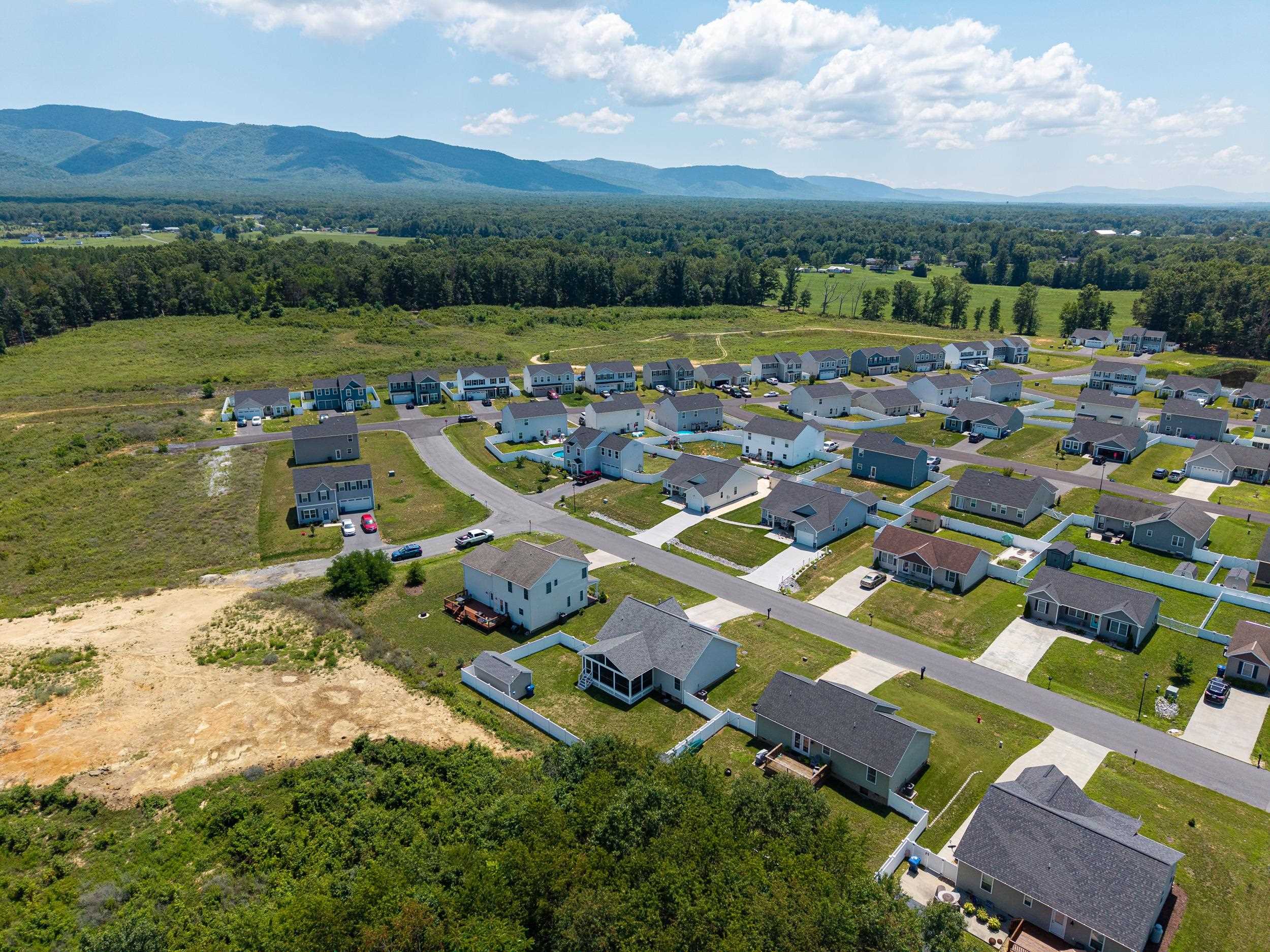 1450 MANDOLIN AVE, GROTTOES, Virginia 24441, 3 Bedrooms Bedrooms, ,2 BathroomsBathrooms,Residential,1450 MANDOLIN AVE,679571 MLS # 679571