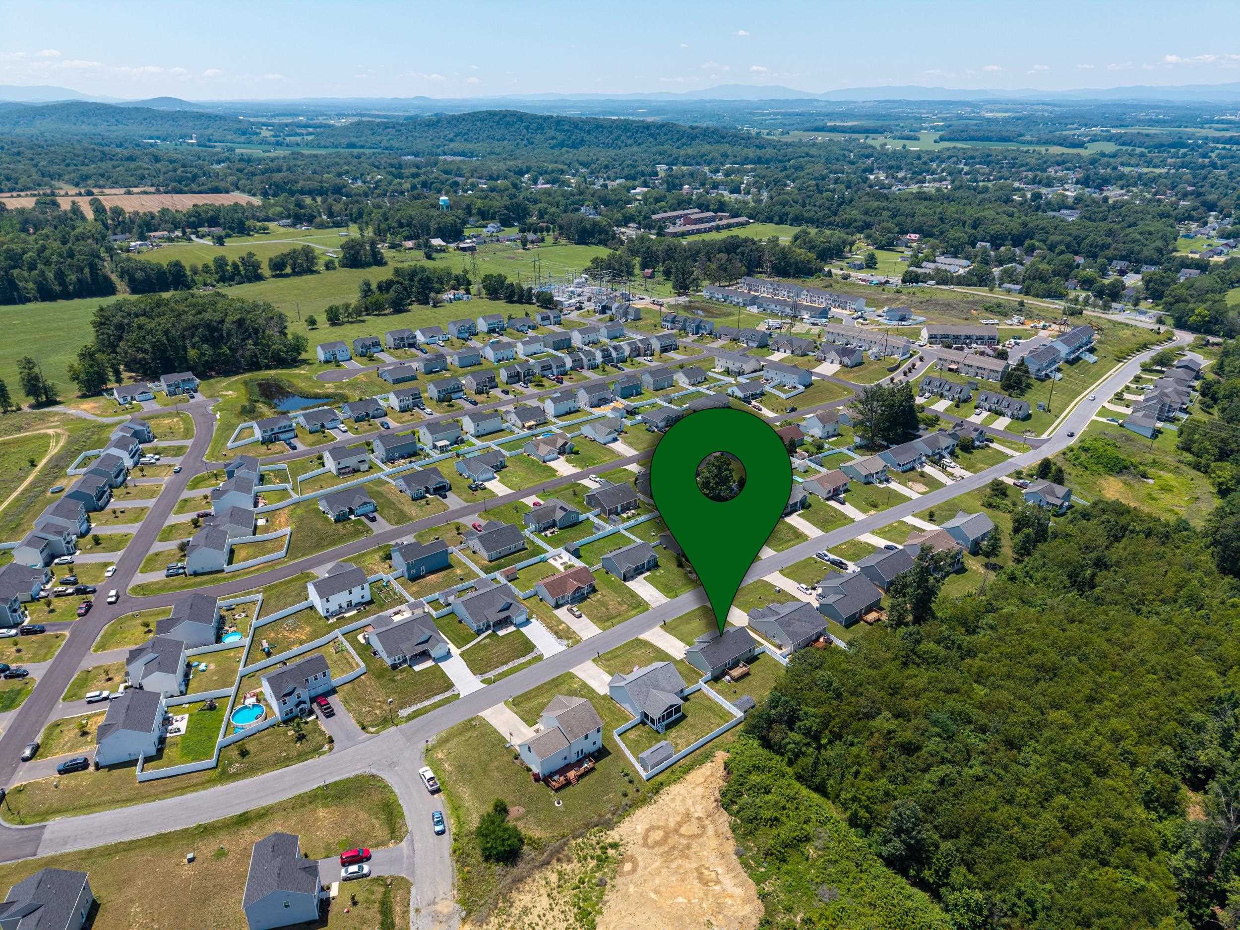 1450 MANDOLIN AVE, GROTTOES, Virginia 24441, 3 Bedrooms Bedrooms, ,2 BathroomsBathrooms,Residential,1450 MANDOLIN AVE,679571 MLS # 679571