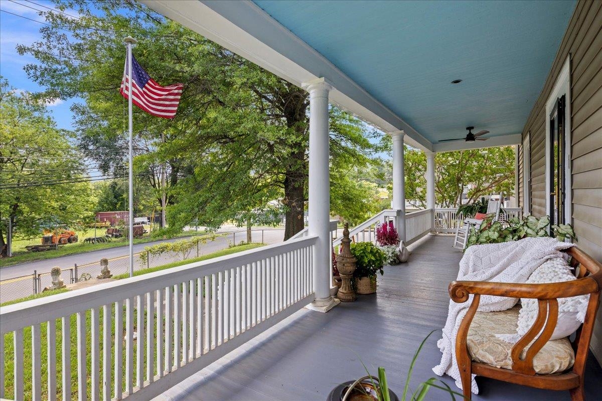 430 BRIDGE ST, STAUNTON, Virginia 24401, 4 Bedrooms Bedrooms, ,2 BathroomsBathrooms,Residential,430 BRIDGE ST,679574 MLS # 679574