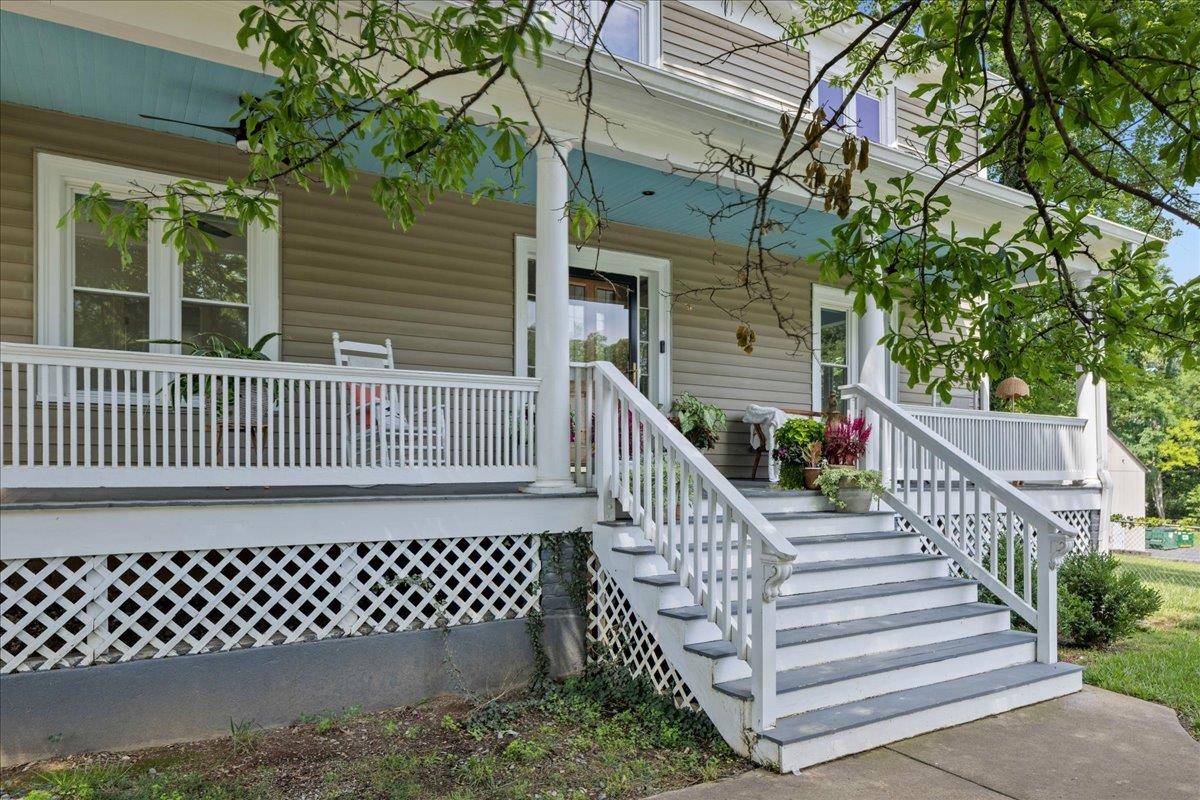 430 BRIDGE ST, STAUNTON, Virginia 24401, 4 Bedrooms Bedrooms, ,2 BathroomsBathrooms,Residential,430 BRIDGE ST,679574 MLS # 679574