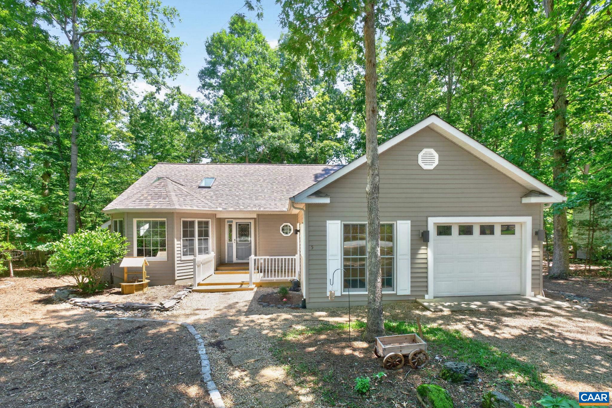 5 BRIARWOOD RD, PALMYRA, Virginia 22963, 3 Bedrooms Bedrooms, ,2 BathroomsBathrooms,Residential,5 BRIARWOOD RD,679579 MLS # 679579