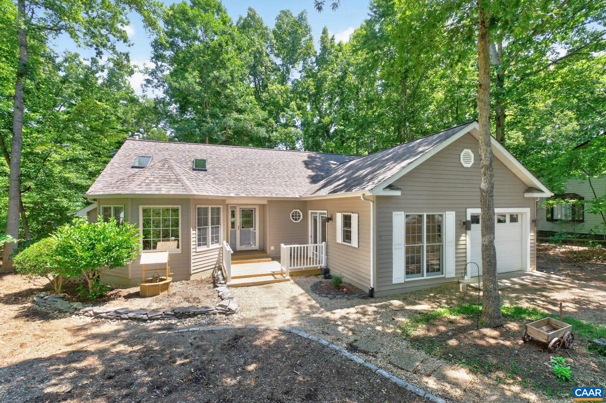 5 BRIARWOOD RD, PALMYRA, Virginia 22963, 3 Bedrooms Bedrooms, ,2 BathroomsBathrooms,Residential,5 BRIARWOOD RD,679579 MLS # 679579