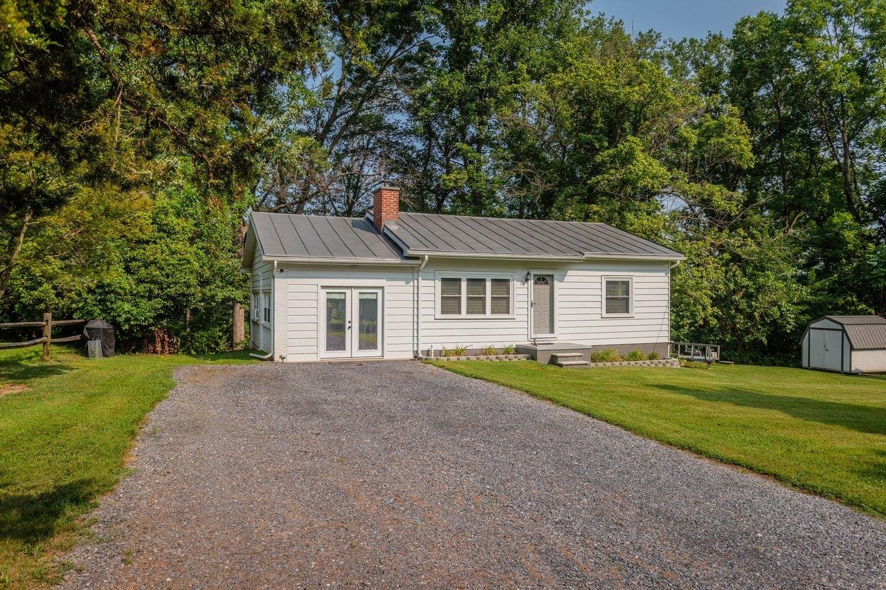 55 LAKE DR, EDINBURG, Virginia 22824, 2 Bedrooms Bedrooms, ,1 BathroomBathrooms,Residential,55 LAKE DR,679587 MLS # 679587 55 LAKE DR, EDINBURG, Virginia 22824, 2 Bedrooms Bedrooms, ,1 BathroomBathrooms,Residential,55 LAKE DR,679587 MLS # 679587