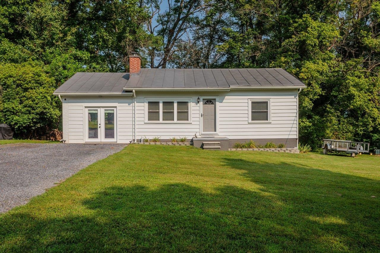 55 LAKE DR, EDINBURG, Virginia 22824, 2 Bedrooms Bedrooms, ,1 BathroomBathrooms,Residential,55 LAKE DR,679587 MLS # 679587 55 LAKE DR, EDINBURG, Virginia 22824, 2 Bedrooms Bedrooms, ,1 BathroomBathrooms,Residential,55 LAKE DR,679587 MLS # 679587