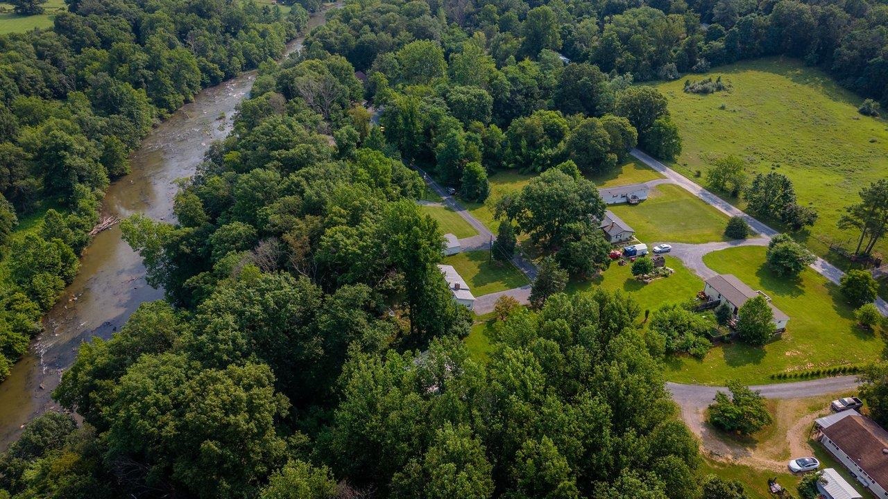 55 LAKE DR, EDINBURG, Virginia 22824, 2 Bedrooms Bedrooms, ,1 BathroomBathrooms,Residential,55 LAKE DR,679587 MLS # 679587 55 LAKE DR, EDINBURG, Virginia 22824, 2 Bedrooms Bedrooms, ,1 BathroomBathrooms,Residential,55 LAKE DR,679587 MLS # 679587