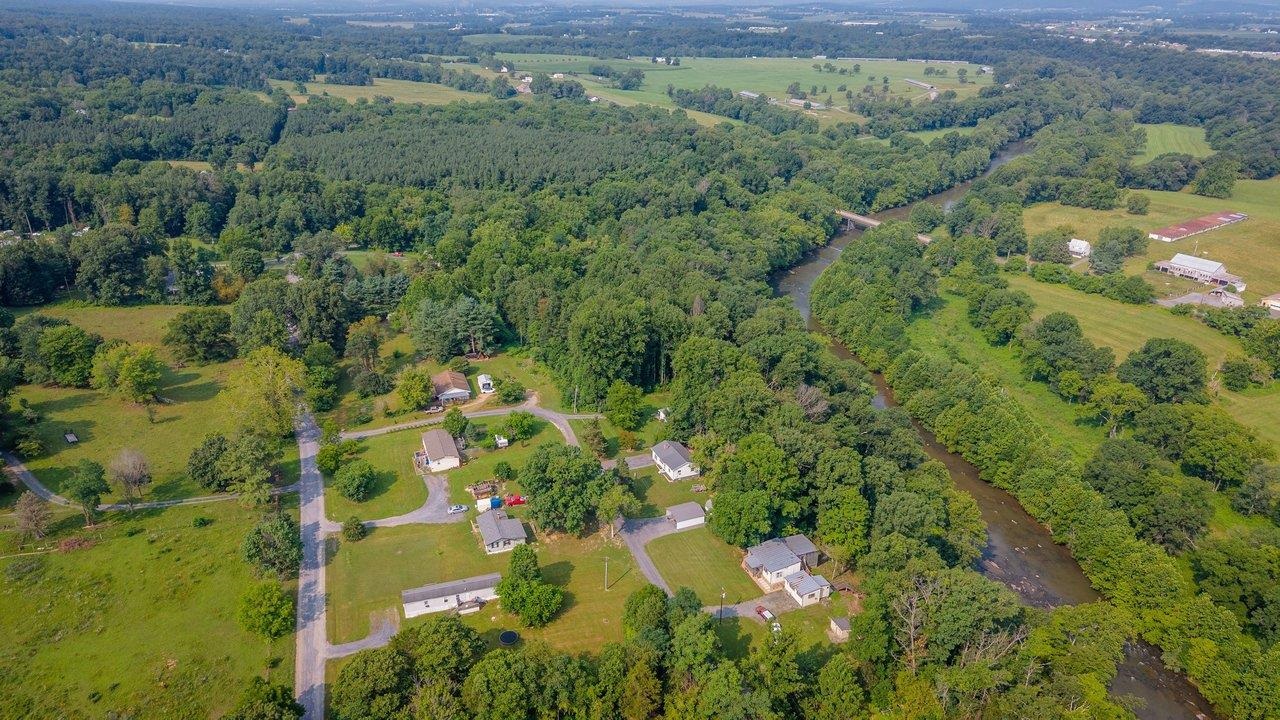 55 LAKE DR, EDINBURG, Virginia 22824, 2 Bedrooms Bedrooms, ,1 BathroomBathrooms,Residential,55 LAKE DR,679587 MLS # 679587 55 LAKE DR, EDINBURG, Virginia 22824, 2 Bedrooms Bedrooms, ,1 BathroomBathrooms,Residential,55 LAKE DR,679587 MLS # 679587