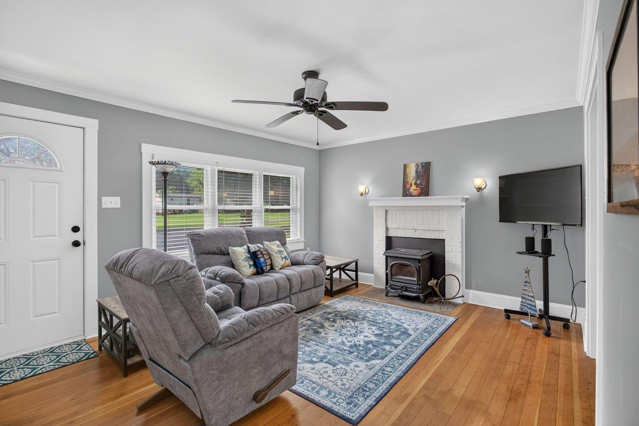 55 LAKE DR, EDINBURG, Virginia 22824, 2 Bedrooms Bedrooms, ,1 BathroomBathrooms,Residential,55 LAKE DR,679587 MLS # 679587 55 LAKE DR, EDINBURG, Virginia 22824, 2 Bedrooms Bedrooms, ,1 BathroomBathrooms,Residential,55 LAKE DR,679587 MLS # 679587