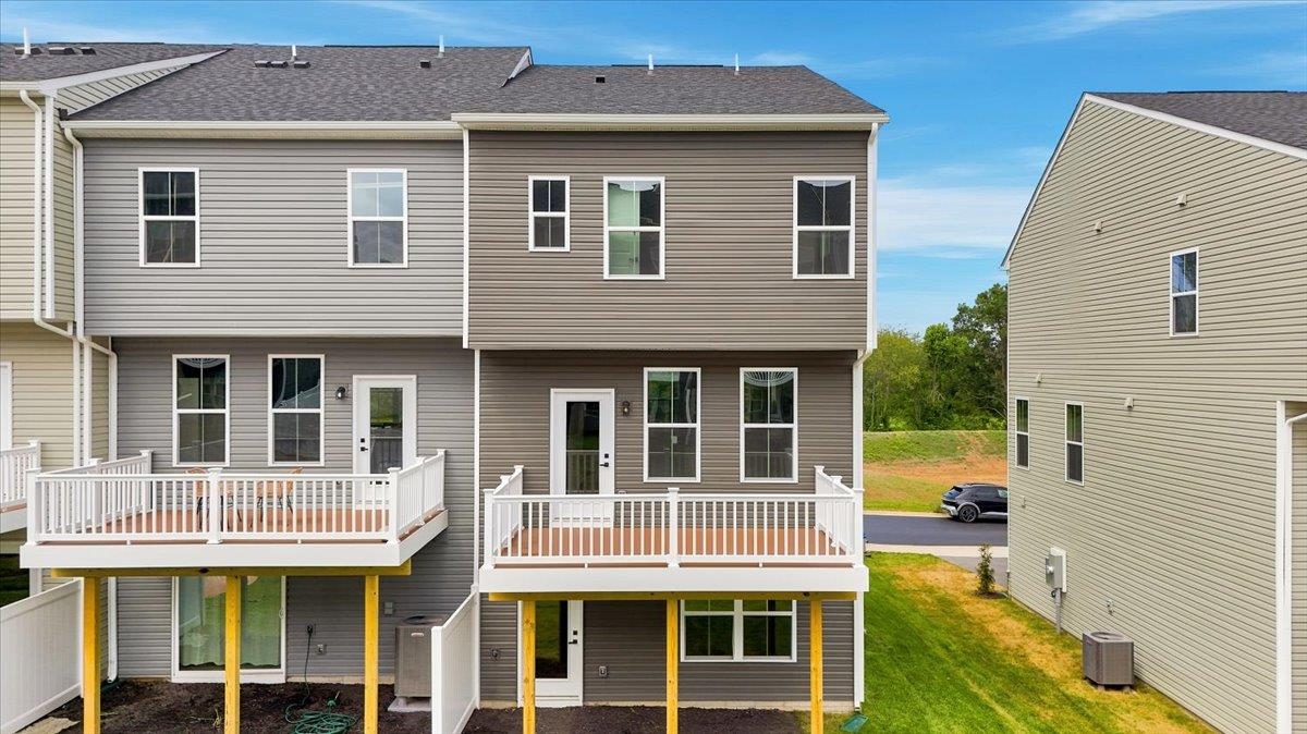 4639 FOUNTAIN BRIDGE CT, ROCKINGHAM, Virginia 22801, 3 Bedrooms Bedrooms, ,2 BathroomsBathrooms,Residential,4639 FOUNTAIN BRIDGE CT,679588 MLS # 679588