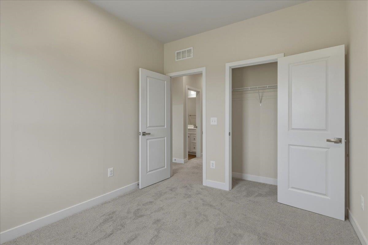 4639 FOUNTAIN BRIDGE CT, ROCKINGHAM, Virginia 22801, 3 Bedrooms Bedrooms, ,2 BathroomsBathrooms,Residential,4639 FOUNTAIN BRIDGE CT,679588 MLS # 679588
