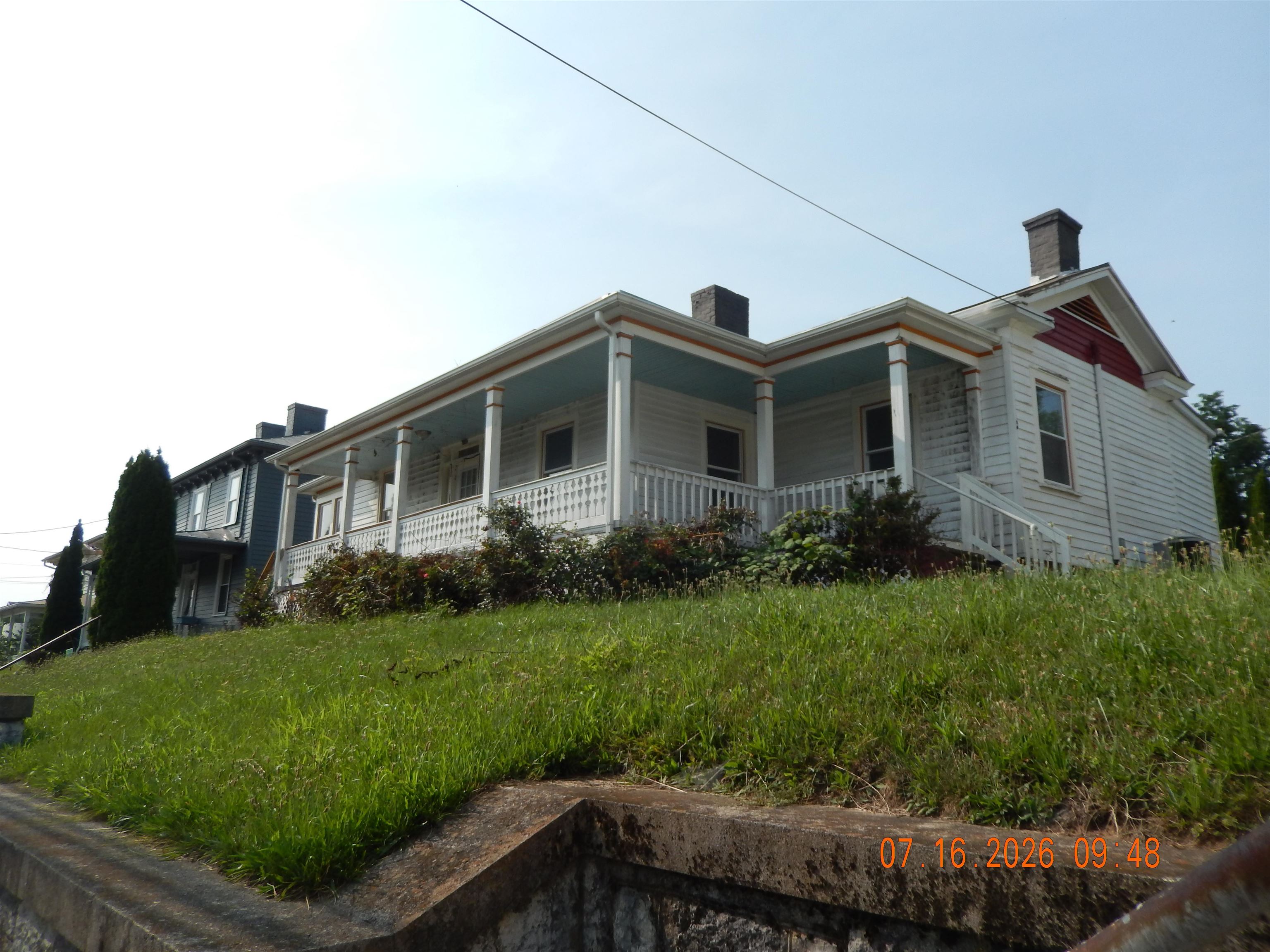 1642 W BEVERLEY ST, STAUNTON, Virginia 24401, ,Residential,1642 W BEVERLEY ST,679606 MLS # 679606
